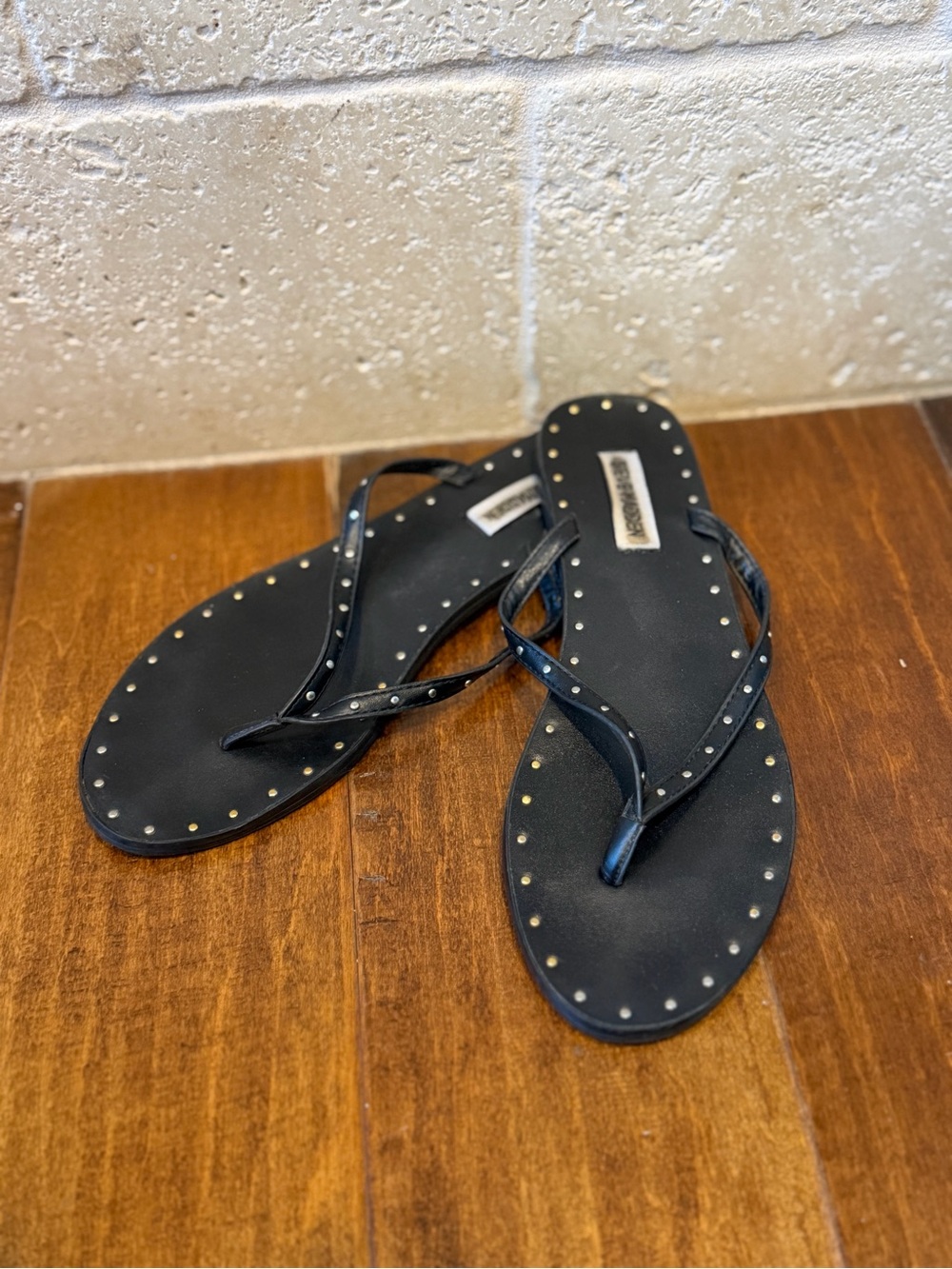 Steve Madden Black Studded Flip Flop Sandals